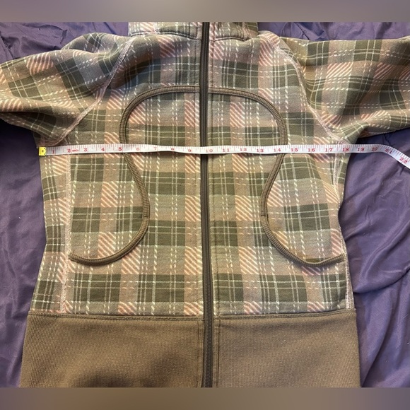 Lululemon plaid jacket beautiful pink plush inside - Picture 4 of 5